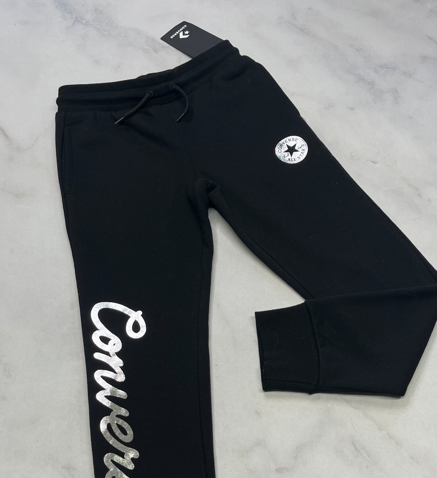 Converse : Jogger en ouaté neuf! fille logo argenté . 8-9 er 12 ans