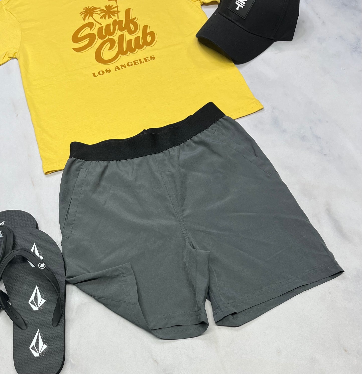 đ€© Short : en tissu de sport lĂ©ger Tag 8( + 7-8 ans ) garçon neuf !