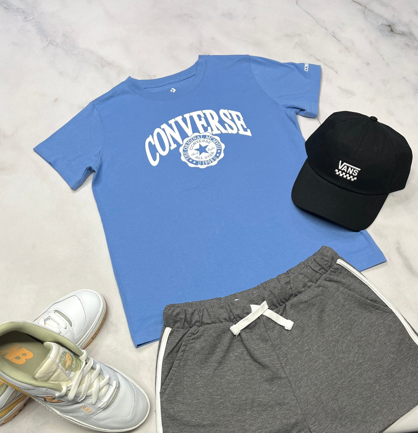 đź’™ Converse : manche courte neuf fait 12-13 ans fille neuf !
