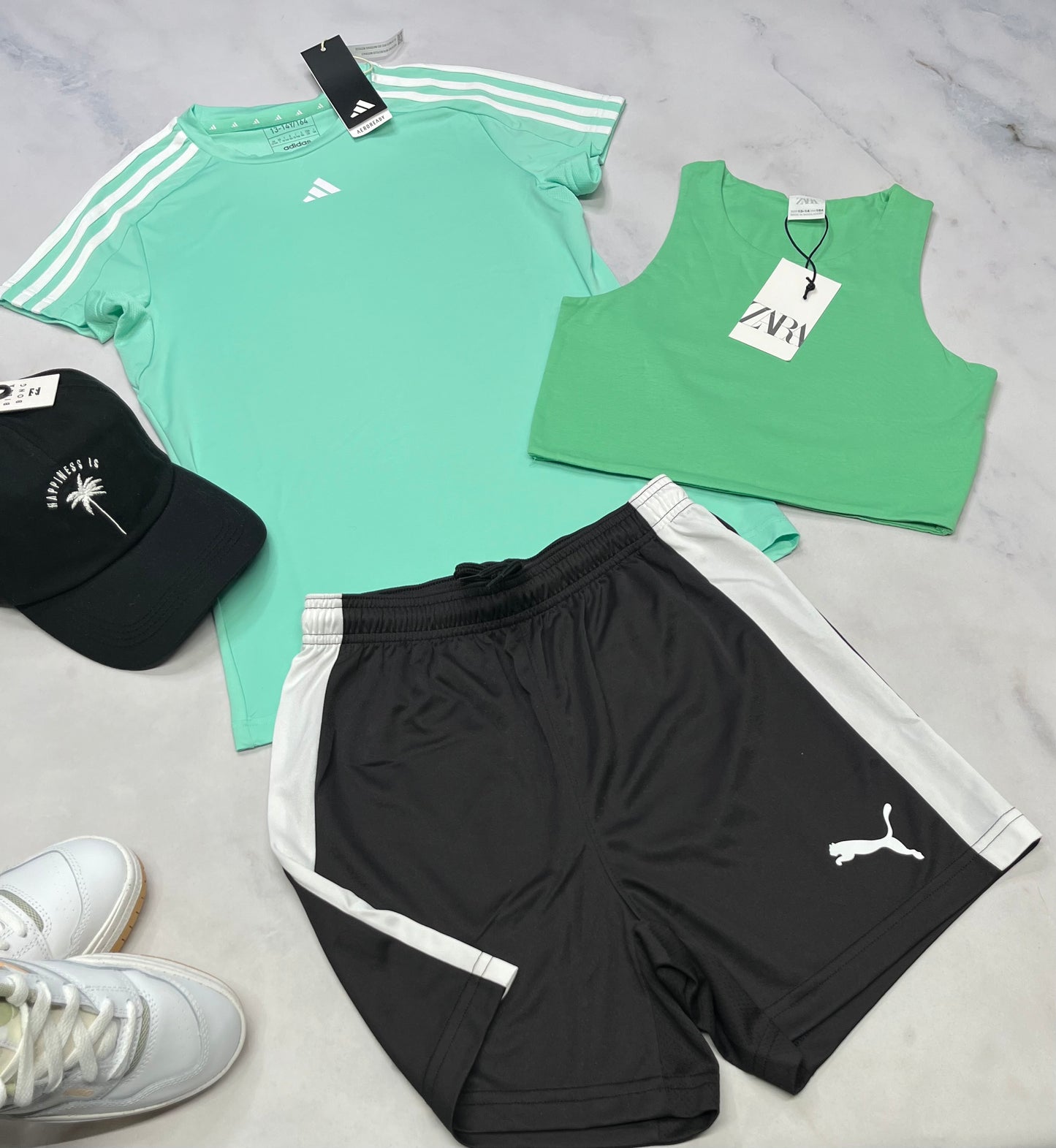 🌿 Manche courte : Adidas en tissu de sport stretch neuf ! 13-14( peu faire 14)fille .