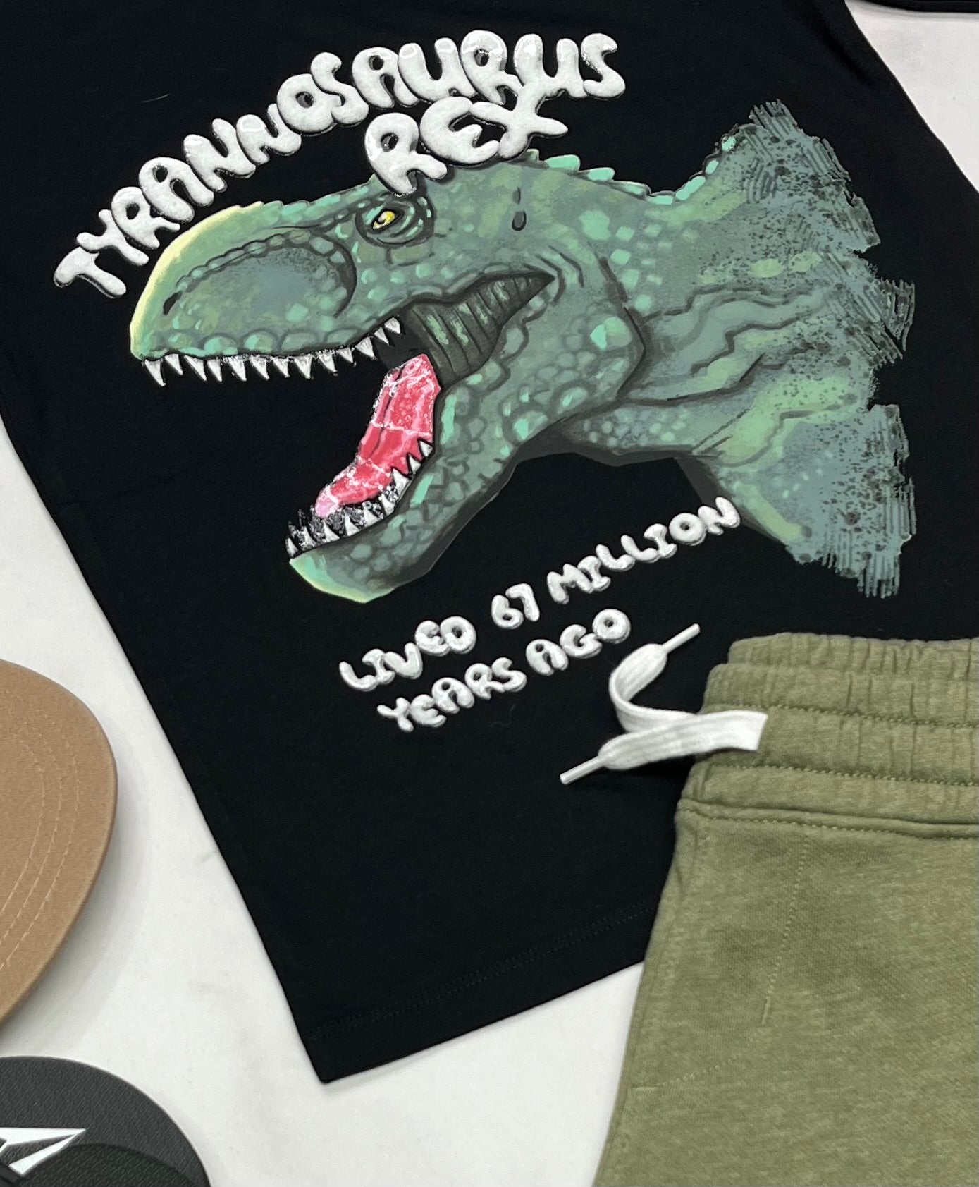 đ T-Shirt : Dino 7 ans garçon neuf ! ( le logo est texturĂ© au toucher )