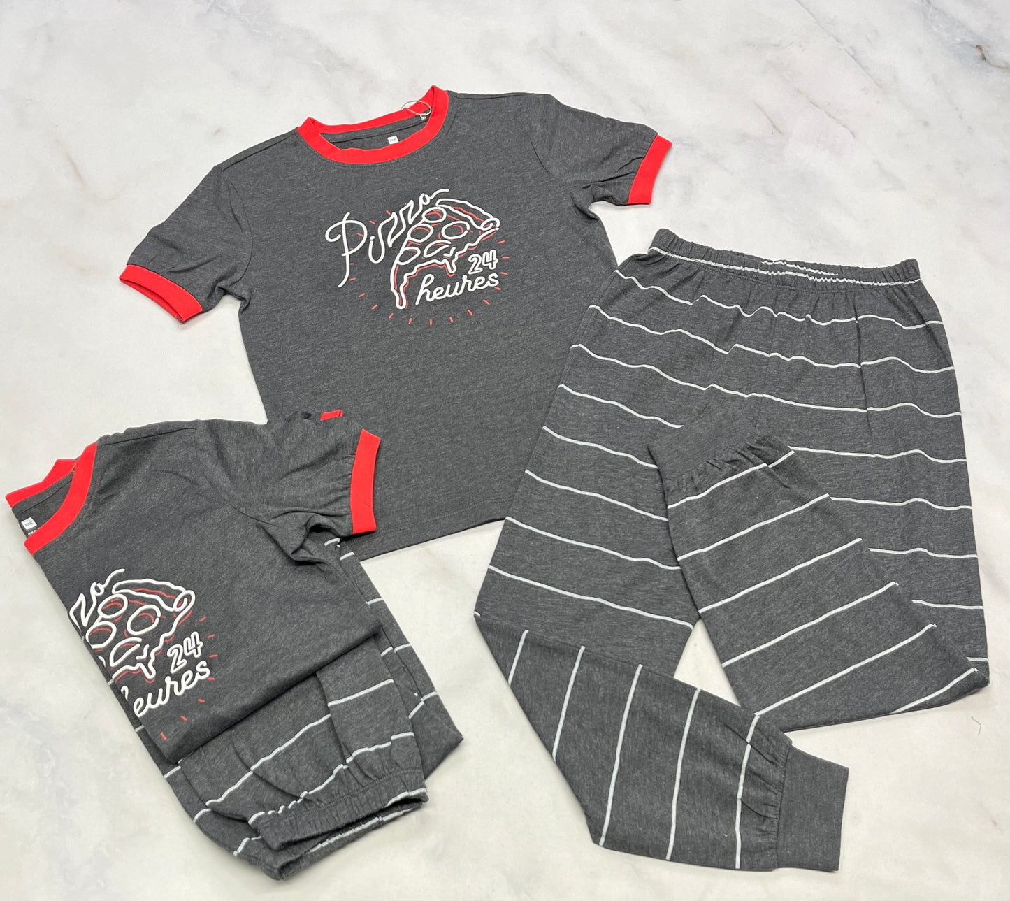 đ Pyjama : soft Tag neuf ! Fait 5-6 et fait 6-6x garçon .
