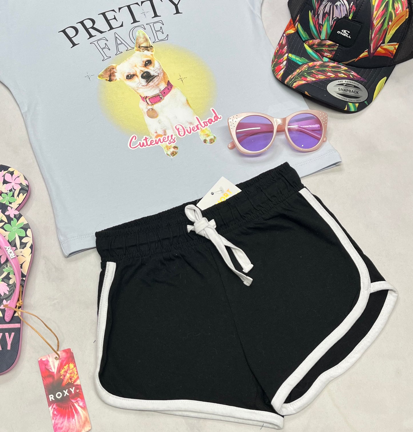 🌴 Short : dauphin 6 ans fille neuve .