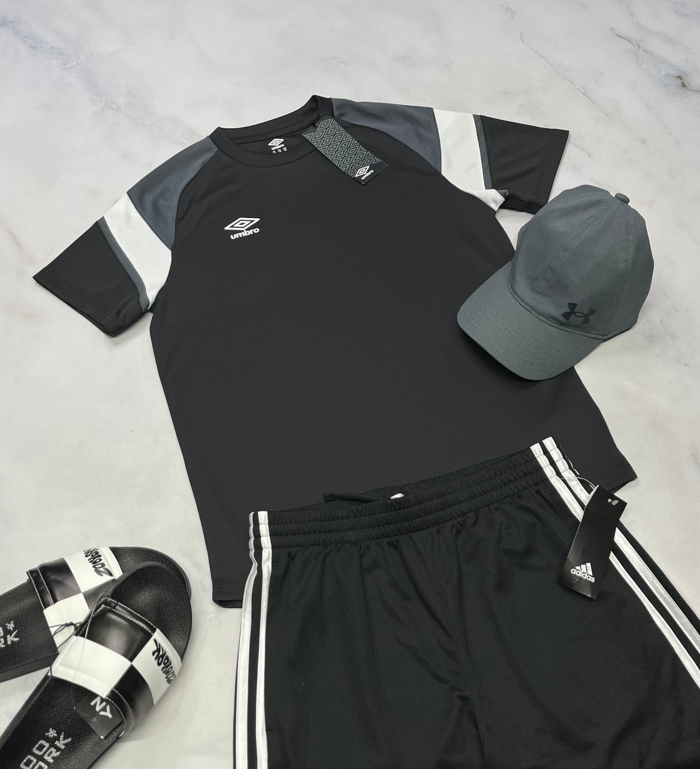 đ€© Manche courte : tissu de sport UMBRO 14-16 ans garçon neuf.