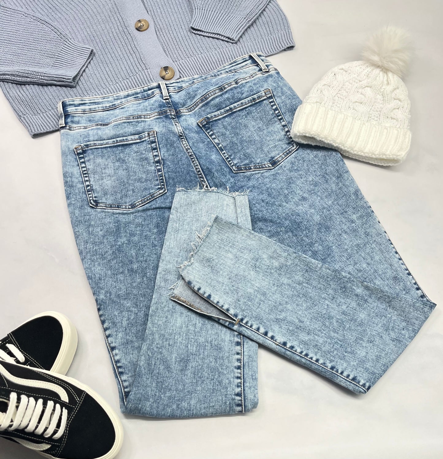 ❄️ Skinny jeans : Reitman taille haute stretch . Fente au bas superbe . 33( 12-13 ans femme ) comme neuve.