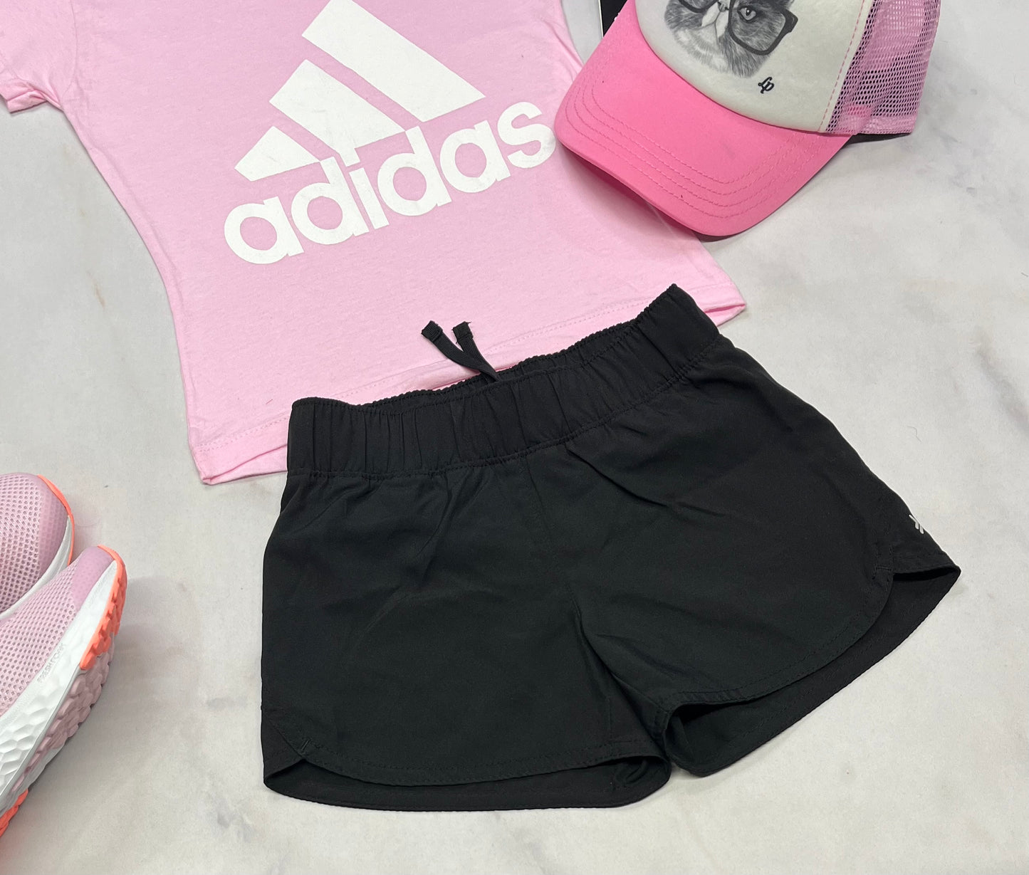 🌸Short noir : en tissu de sport sous culotte intérieur . 5 ans fille neuve .