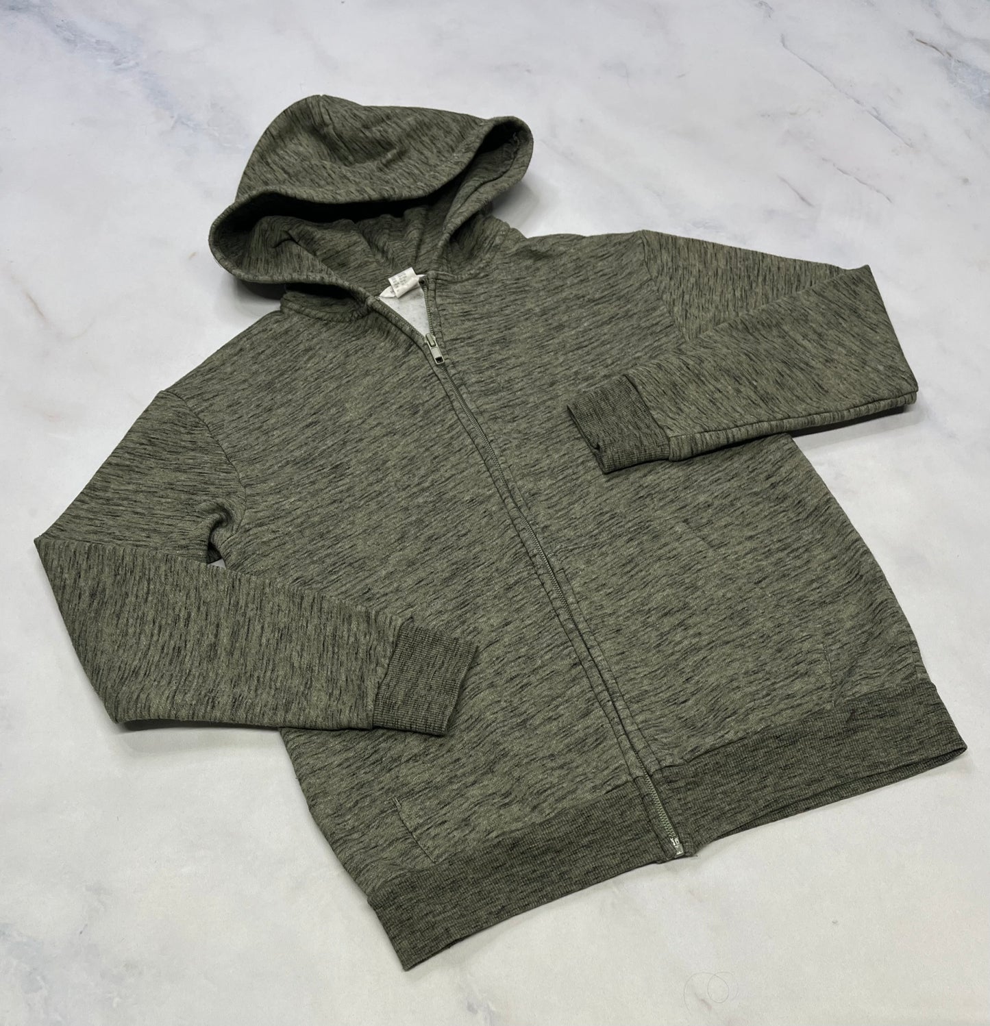 Veste zip: en ouaté doux ( vert et gris) . Comme neuve . + 10 ans