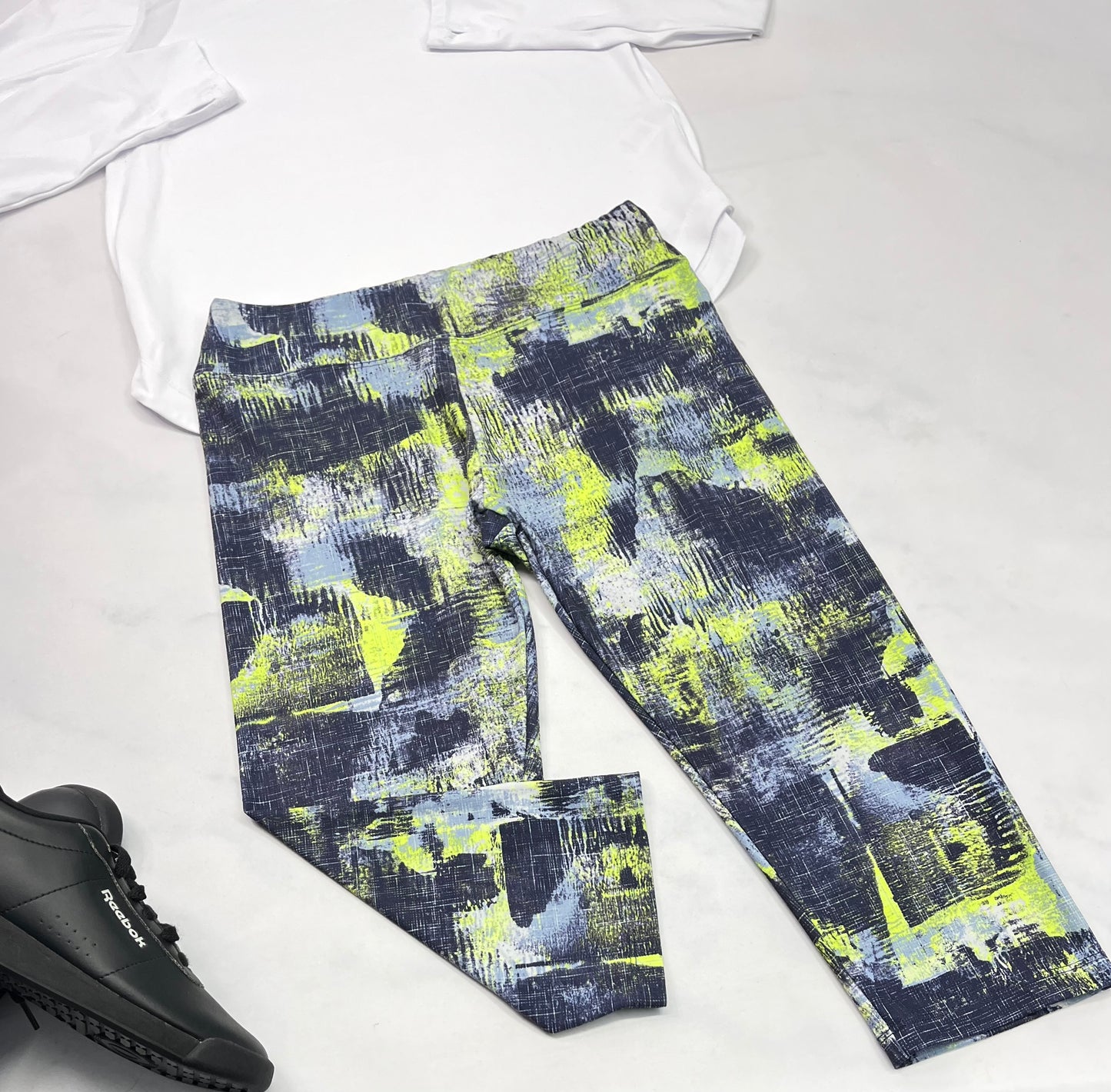 🤩 Capri tissu sport : L/ fit fait (8-10ans )femme comme neuf !