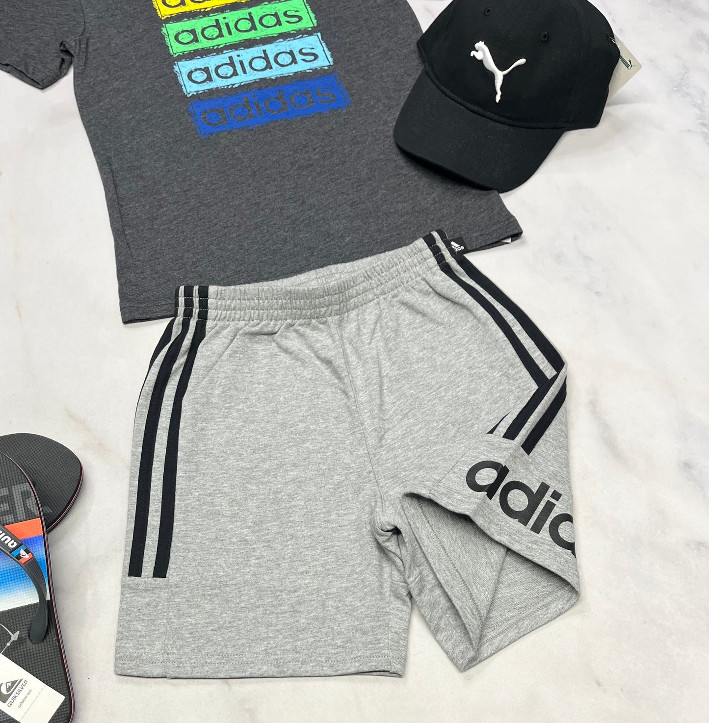 🌴 Bermuda gris : Adidas en ouaté pas trop épais ni mince 7(6x-7) garçon neuf !