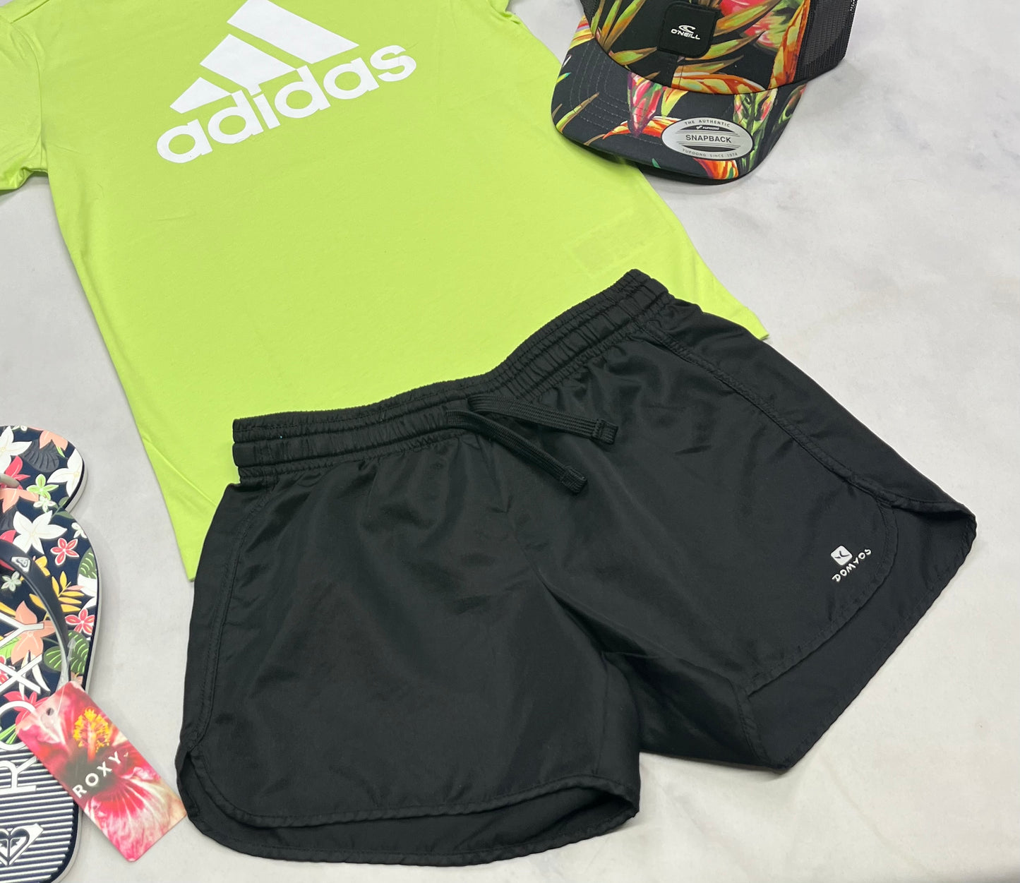 🫶 Short : Domyos en tissu de sport léger . Comme neuve. 10 ans fille.