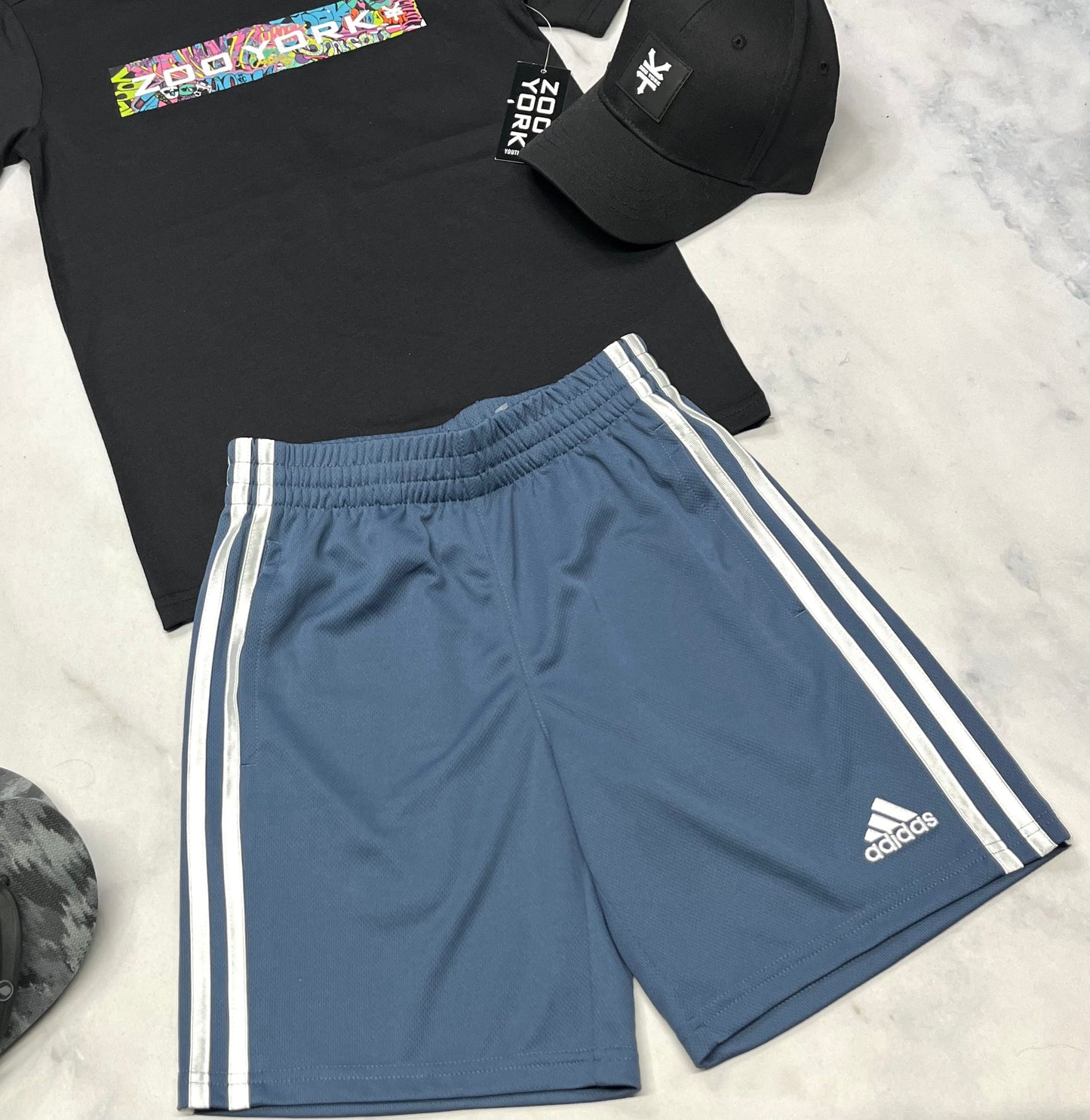 🤩 Bermuda Adidas : tissu sport 7-8 ans garçon neuf !