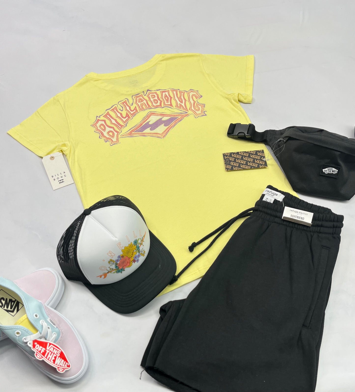 🌿 Manche courte : Billabong XS/ femme relax fit neuf ! Beau logo au dos .