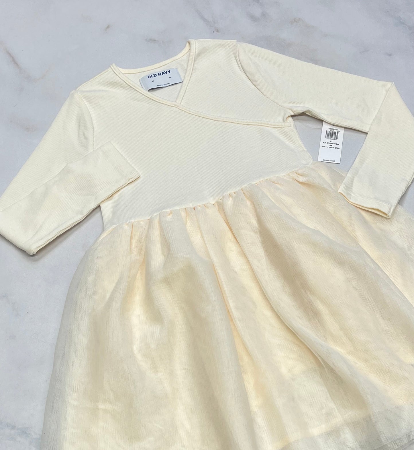 Robe :5 ans fille neuve ! Haut tissu rib texturé stretch . Neuve .