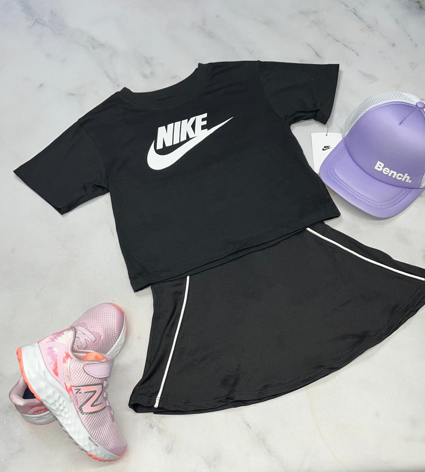 đ Robe noir: en tissu de sport stretch , sous cuissard intĂ©grĂ© ! Fait 5-6 ans fille neuve .