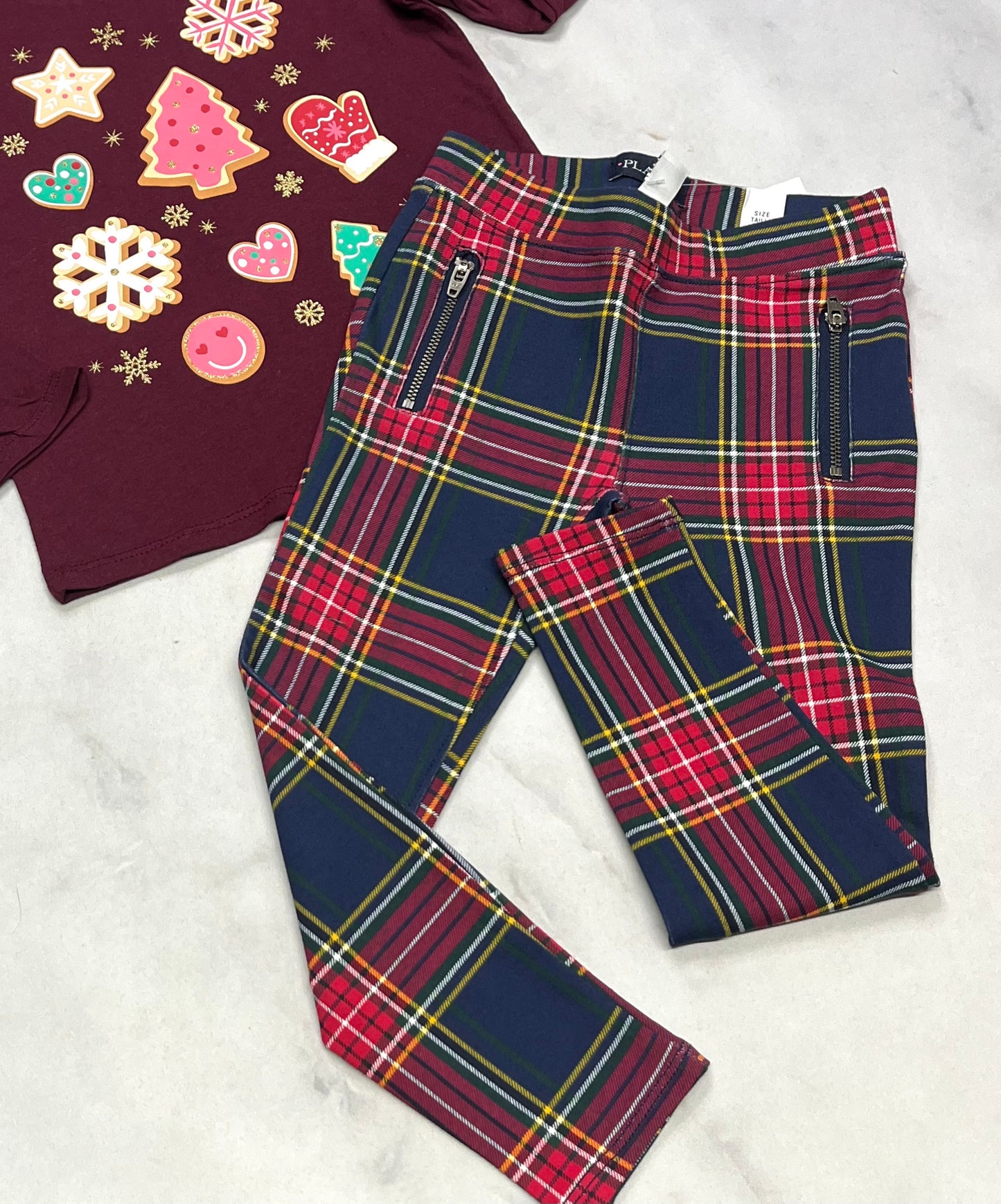 Duo neuf 4 ans : manche longue brillant + Jeg. Zip aux poches 4 ans neuf!