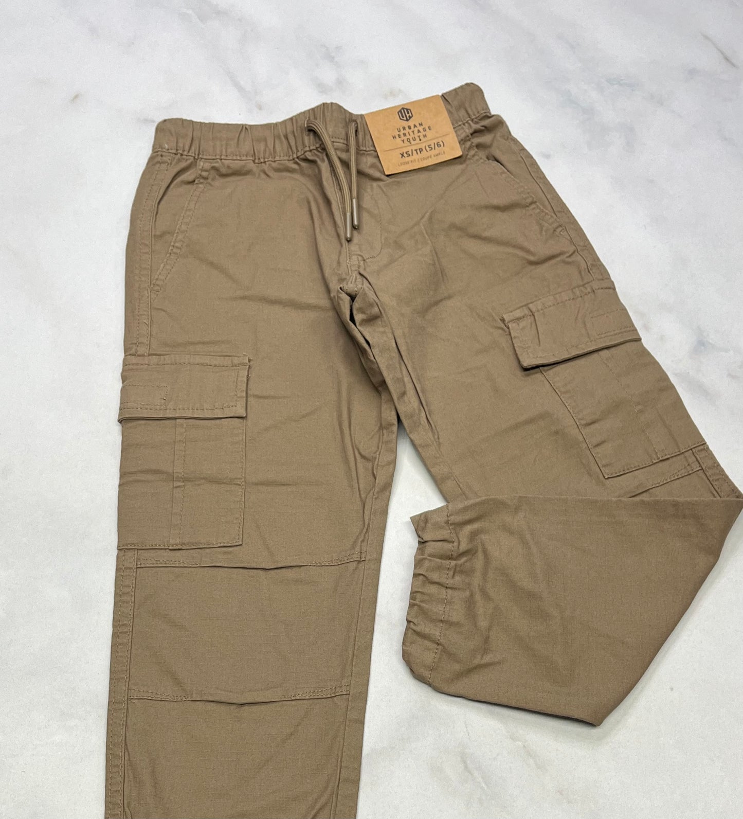 Pantalon cargo : 5-6 ans neuf
