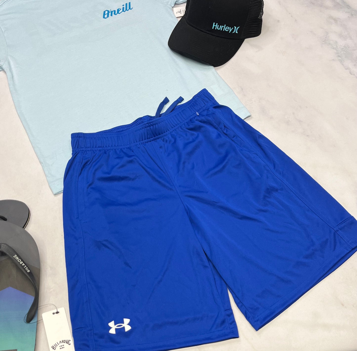 💙 Bermuda : H.Armour en tissu de sport extensible . L(12-14 ans )garçon neuf !