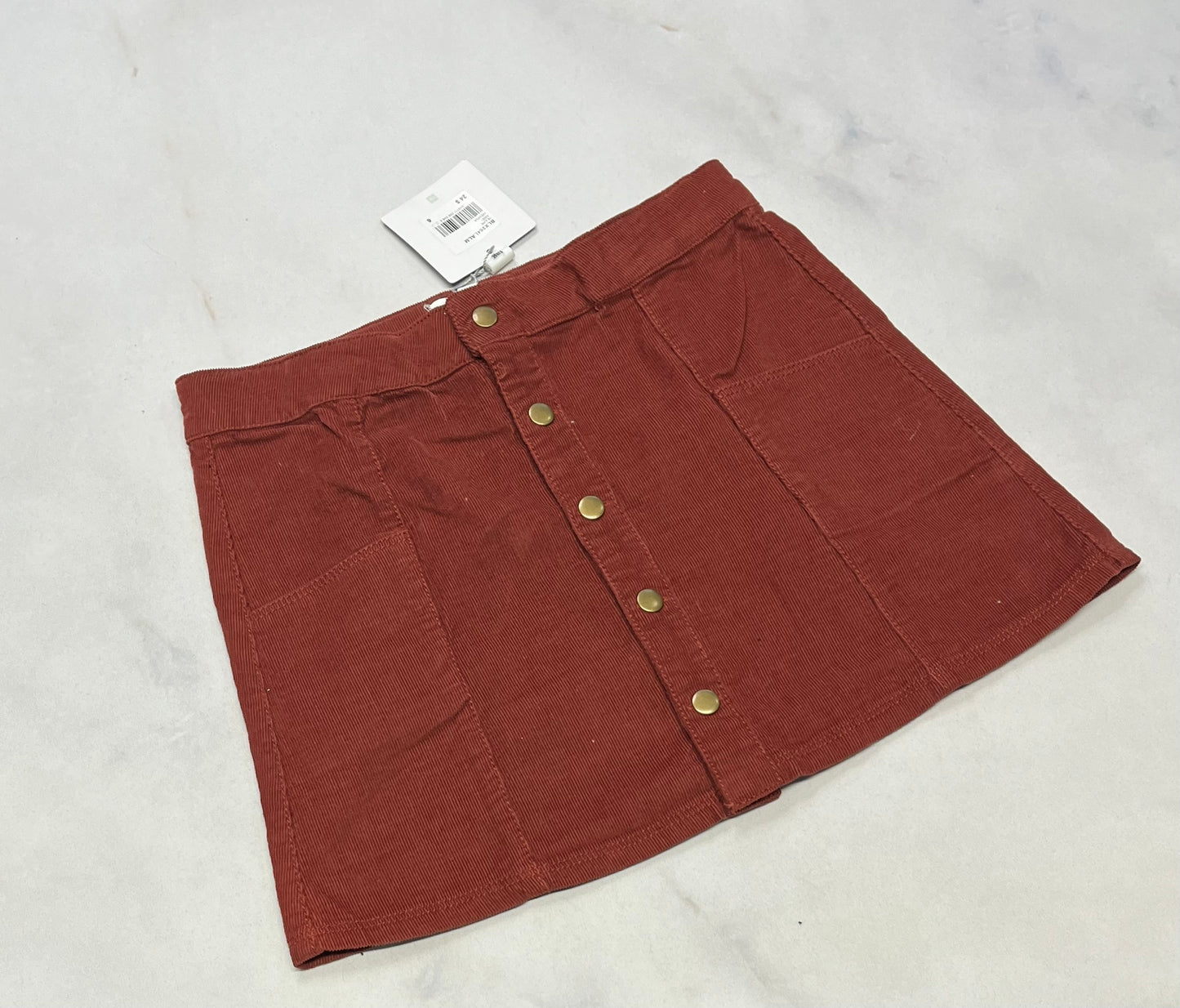 Jupe : ultra molle confo 6 ans neuve .