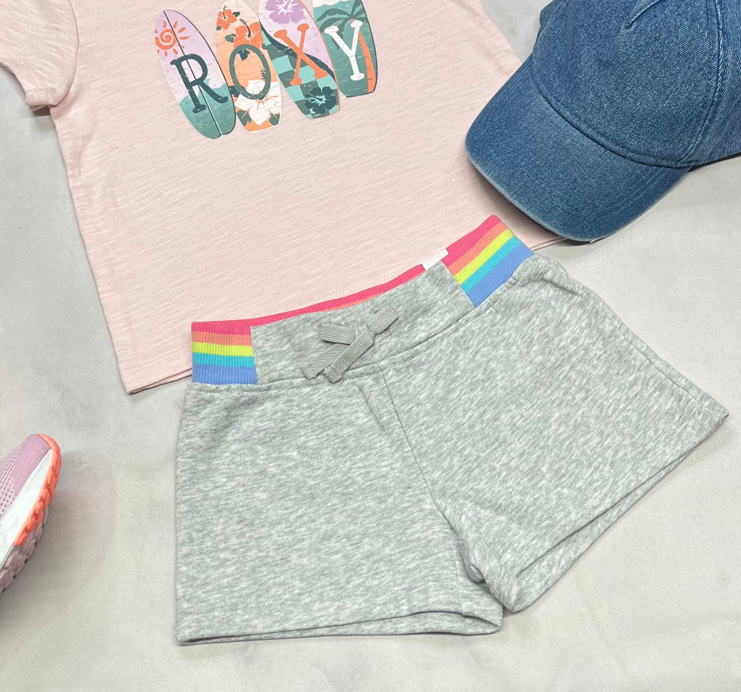 🌷 Short :4 ( fait 3-4 ans ) fille neuve.