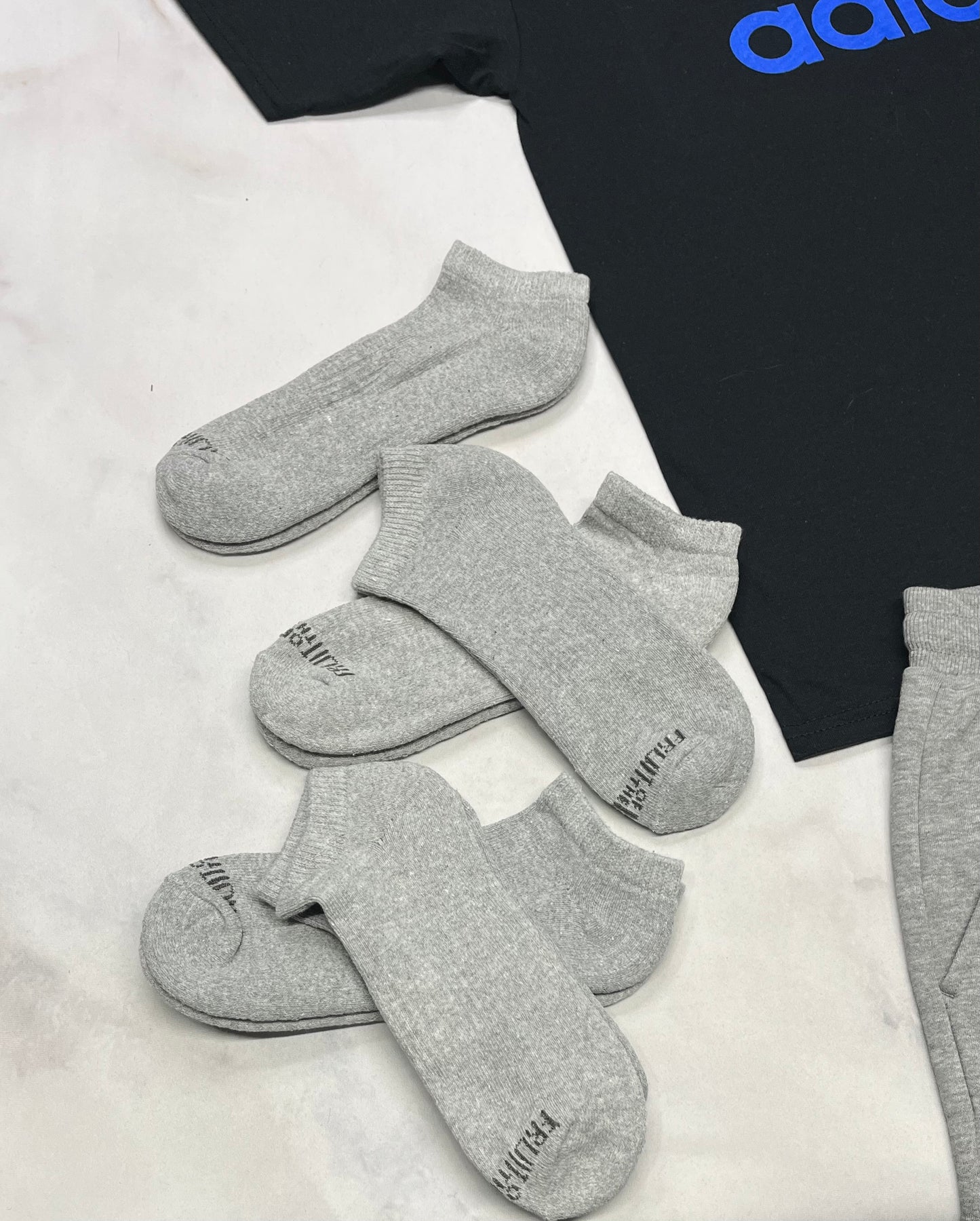 ☀️ Lot de 5 : paires de bas neuf ( dessous coussiner ) . Pour ado garçon neuf !