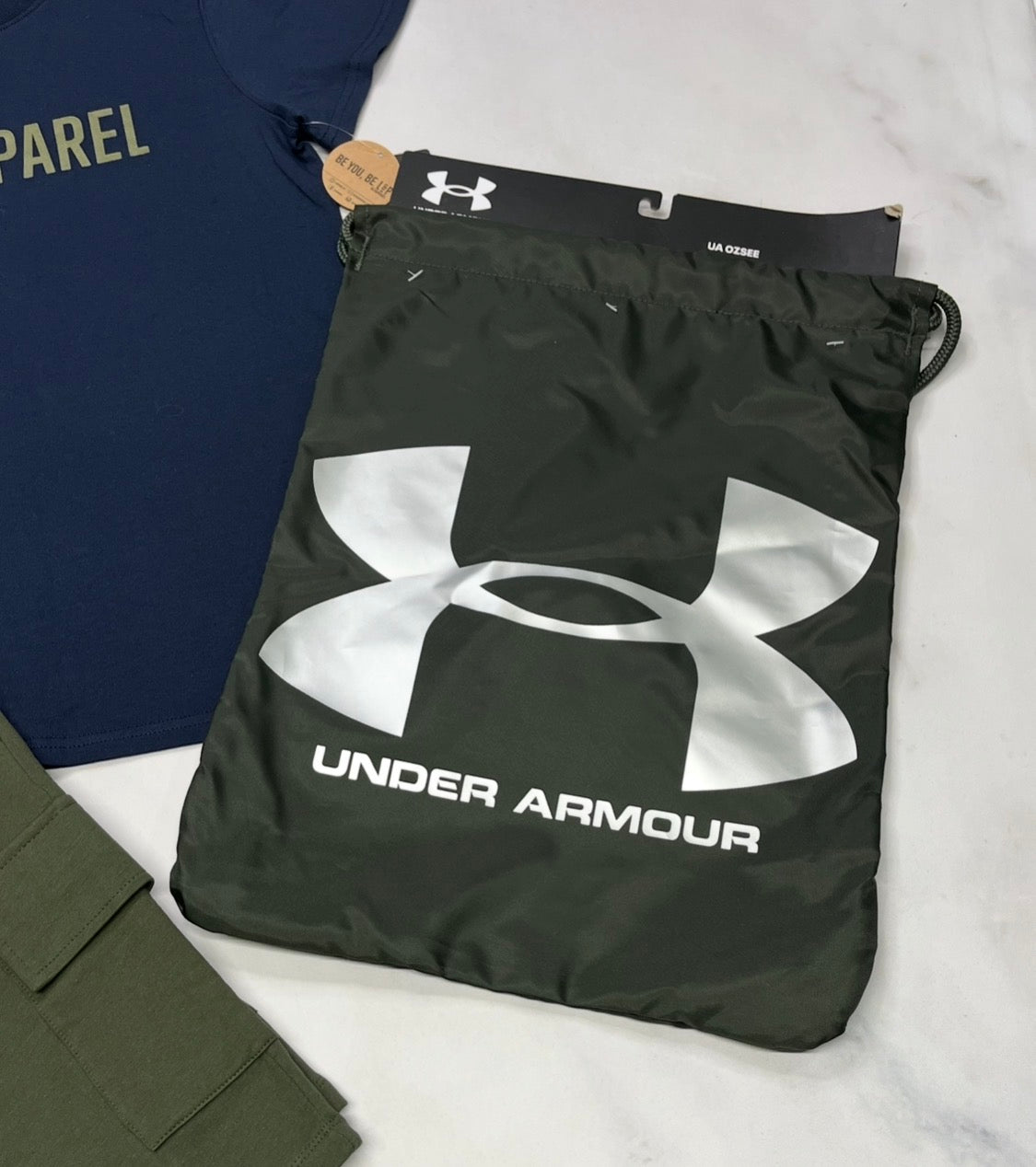 đ” Sac H.Armour : kaki unisexe neuf !. Pour souliers , vĂȘtements etccc.
