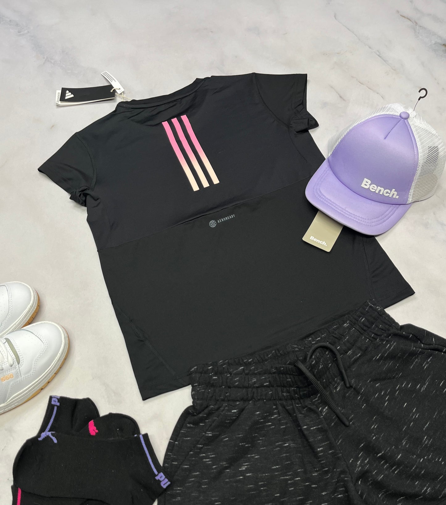 🌸Adidas : manche courte tissu sport stretch de partout 10-12 ans fille neuf ! Dos superbe.