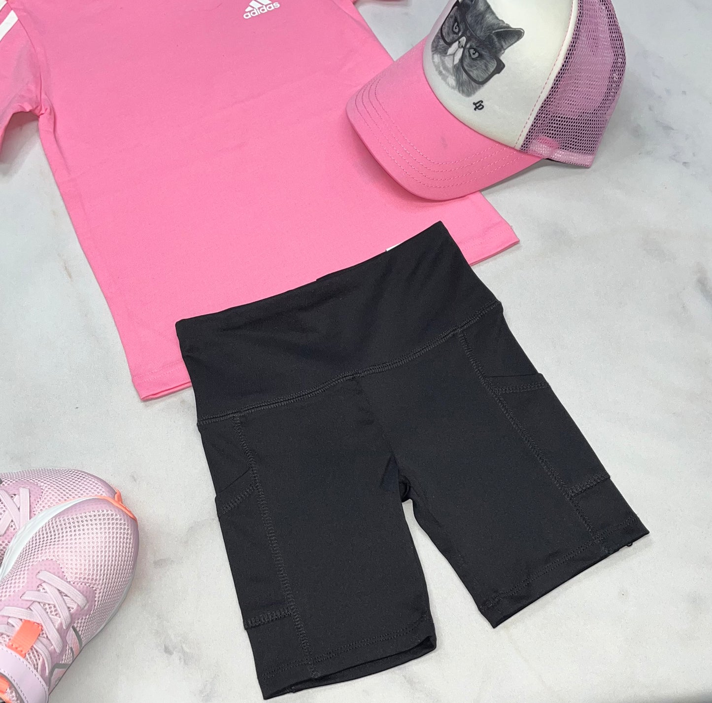 🌸 Cuissard : noir tissu sport avec poches sur les côtés . 5 ans fit stretch neuf !