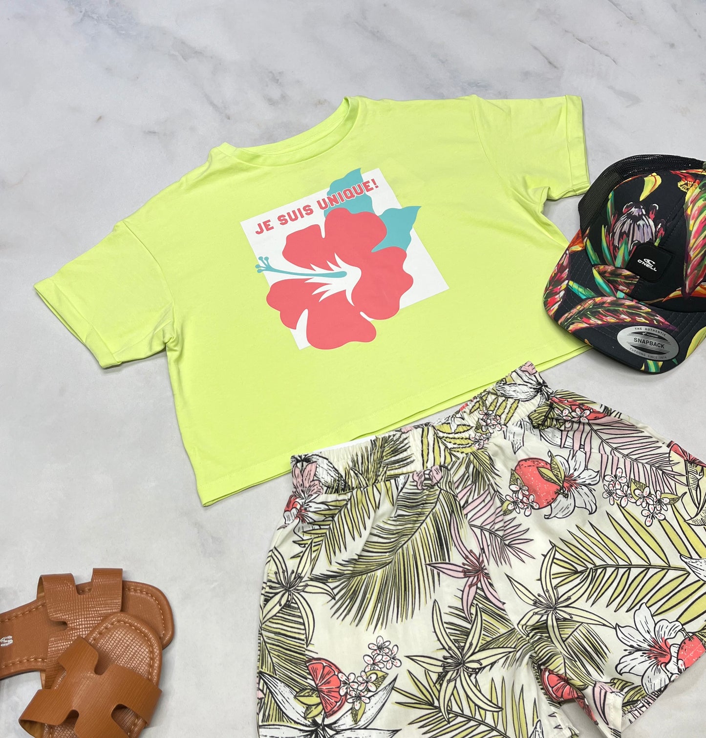 🌿 Manche courte : limette 8 ans fille mi hanche neuf !