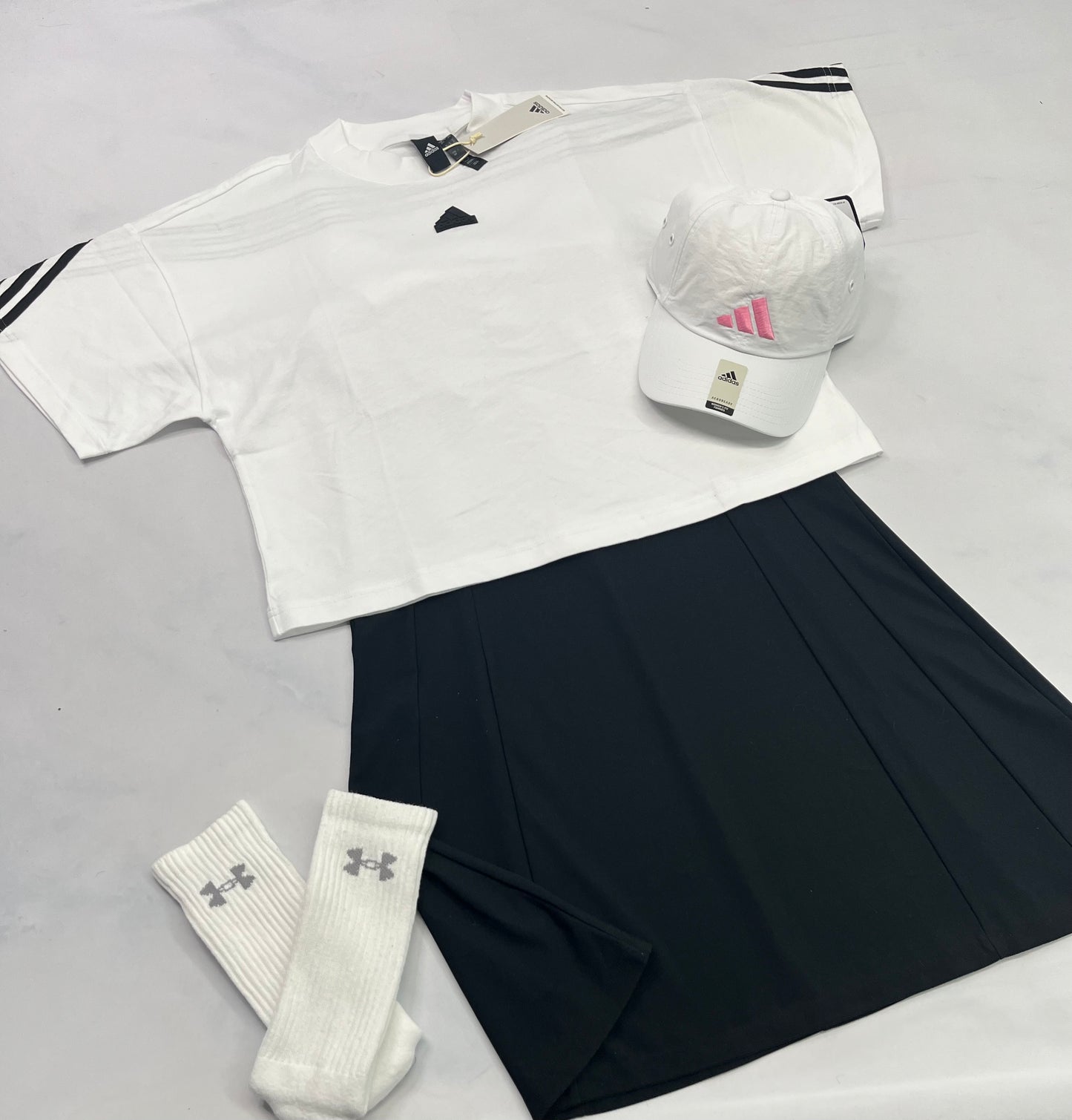 đ©·Robe : en tissu de sport extensible de partout. Sous top intĂ©grĂ© . Neuve ! S et M femme .