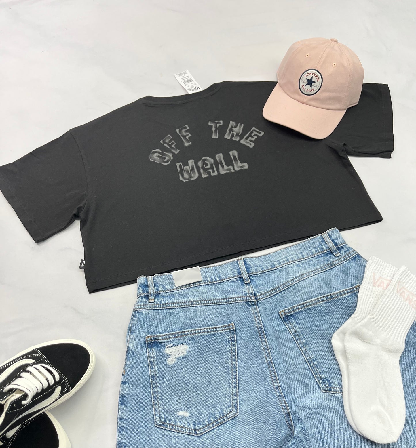 🌸 VANS : Manche courte écourté L/ femme neuf ! Beau logo au dos . Coupe relax .