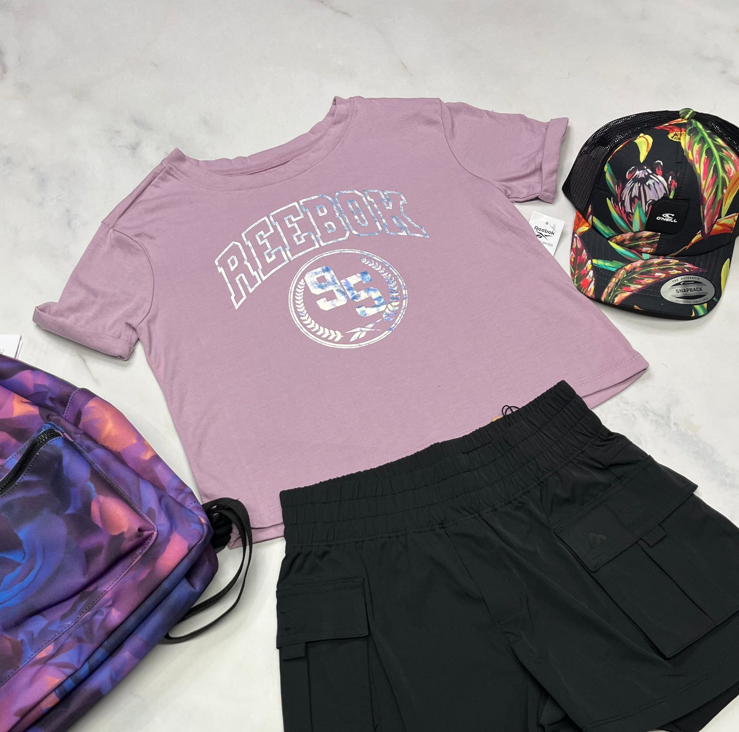 🤩 Manche courte : Reebok soft 10-12 ans fille ( peu faire 10 ans lousse ) . Neuf !