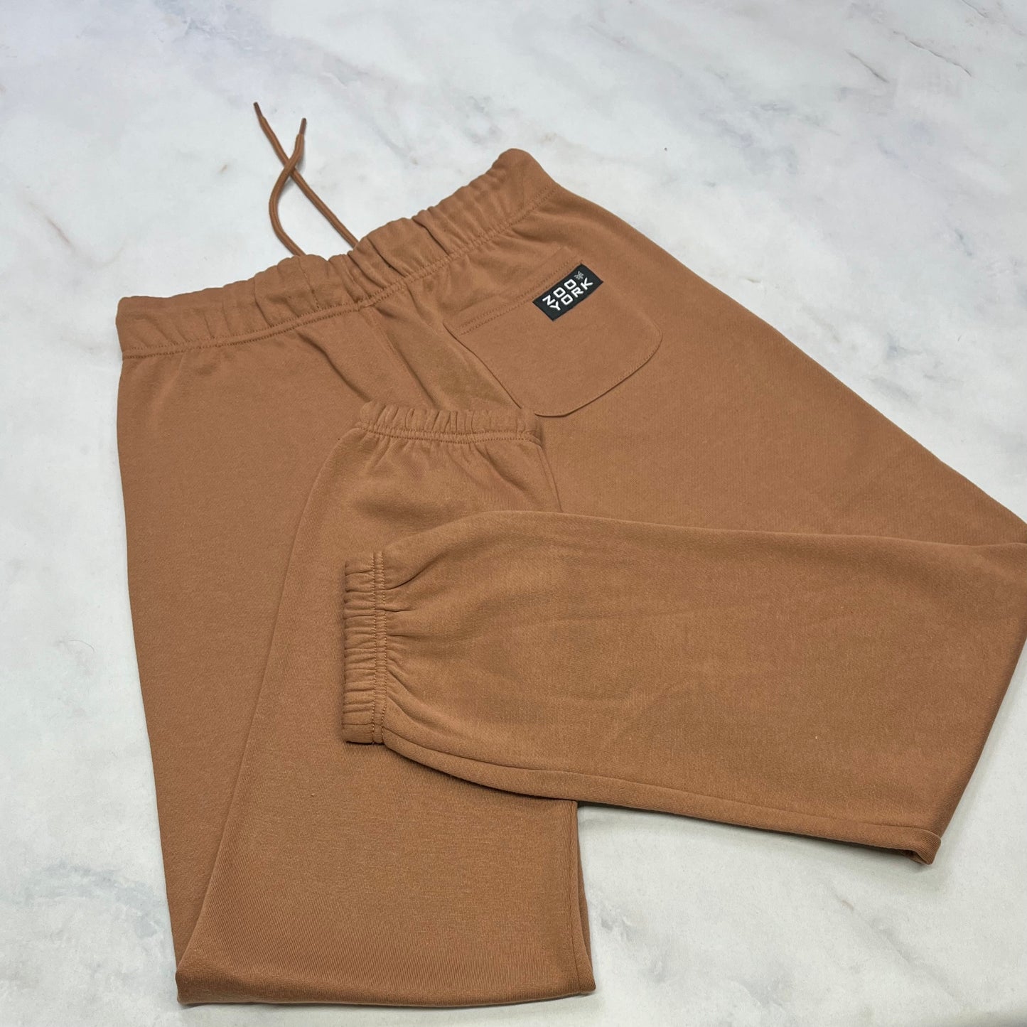 Jogger : en ouaté doux à l’intérieur. 16 ado neuf!