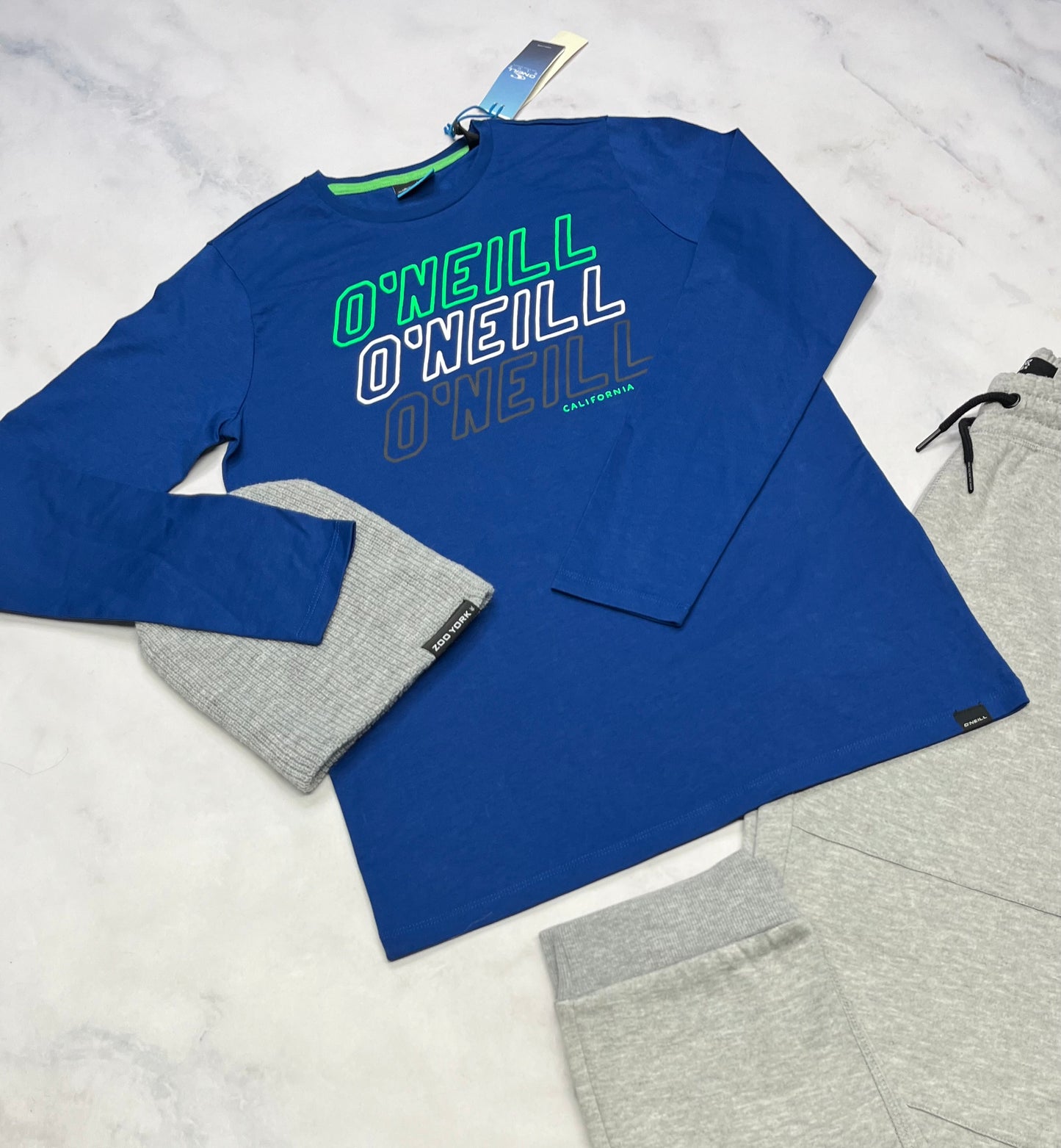 ❄️ Manche longue : O’Neill en coton plus épais qualité ++ . 16 ans neuf garçon .