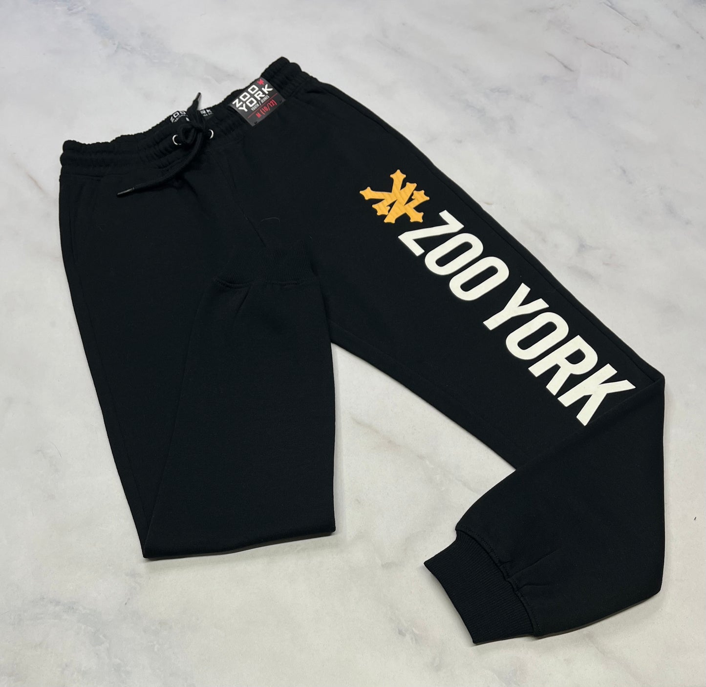 Solde! jogger Zoo York neuf !mais ombrage flou dans le logo jaune . 10-12 ans
