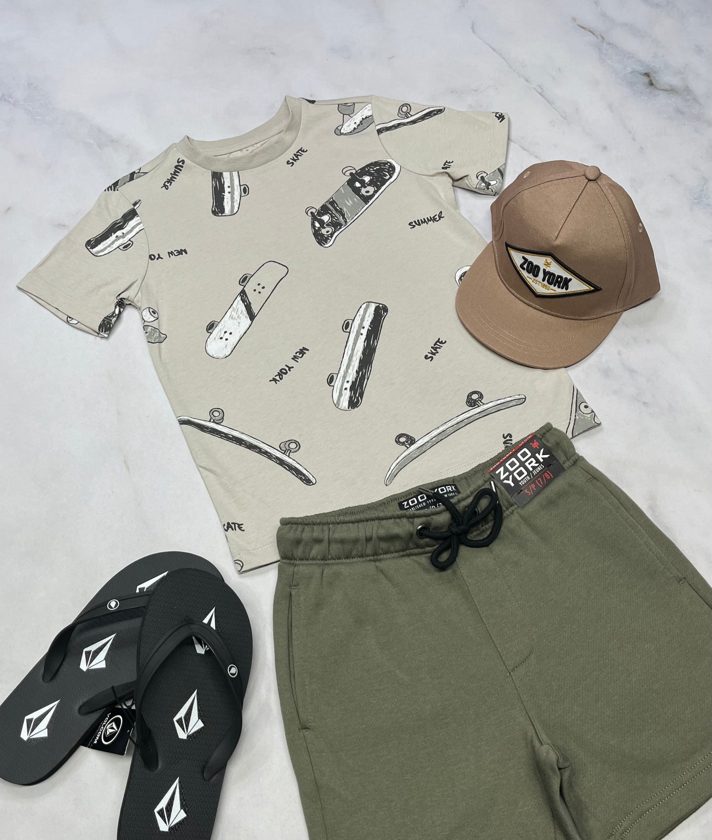 🌵Manche courte : Skate + 7-8 ans garçon neuf !
