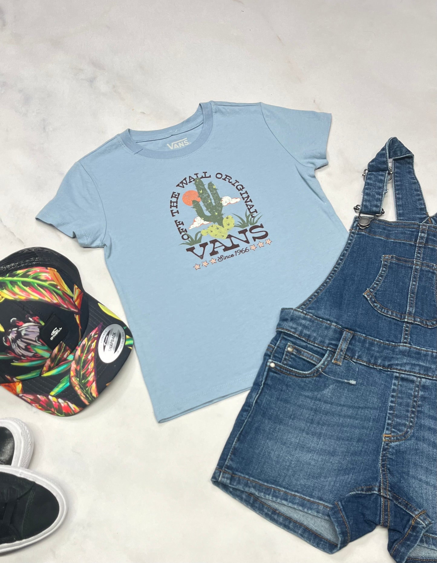 🌵 Manche courte : VANS 6X et 6 ans fille dispo .