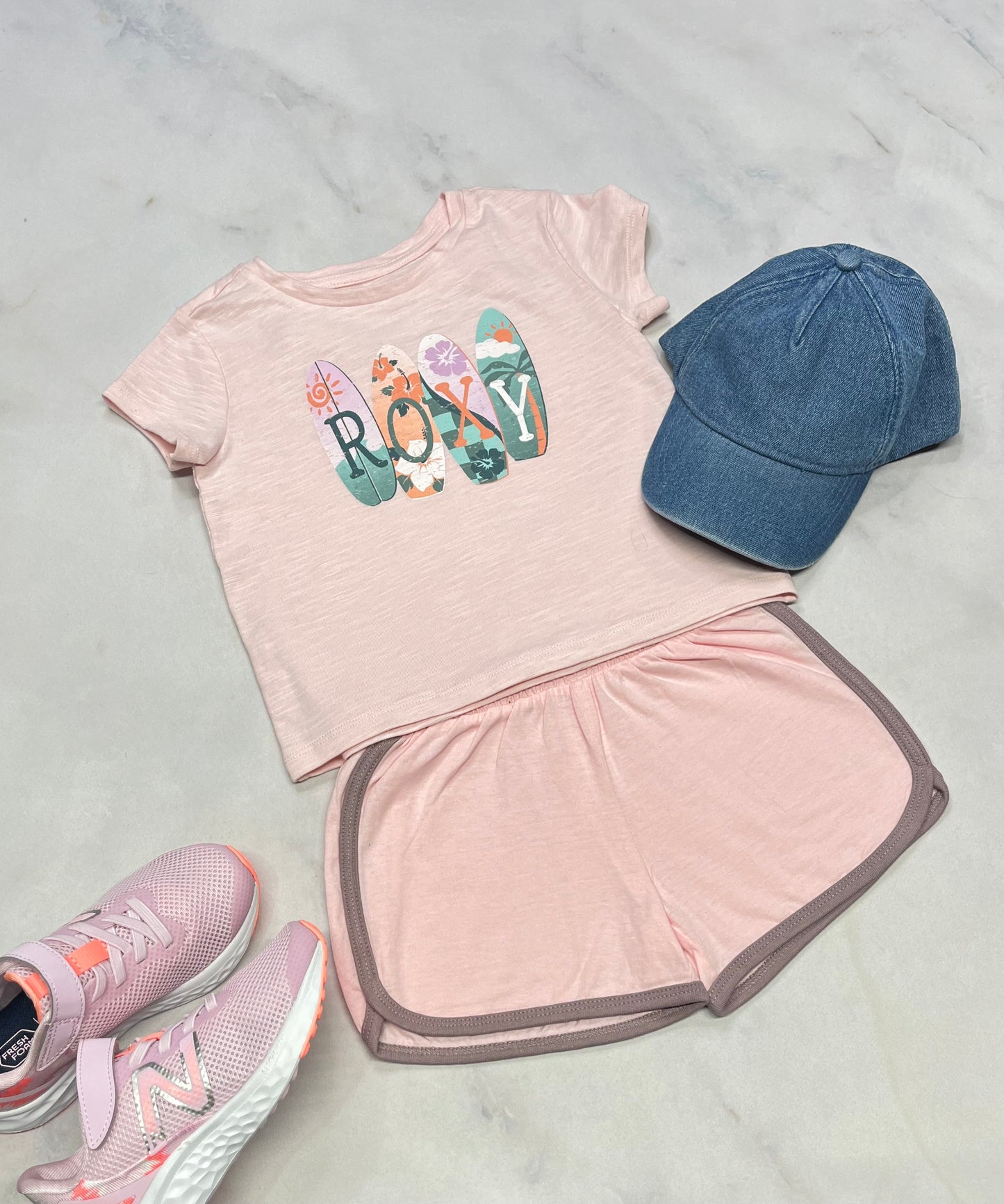 🌸 Manche courte Roxy fait 4 ans fille neuf ! Coupe boxy .