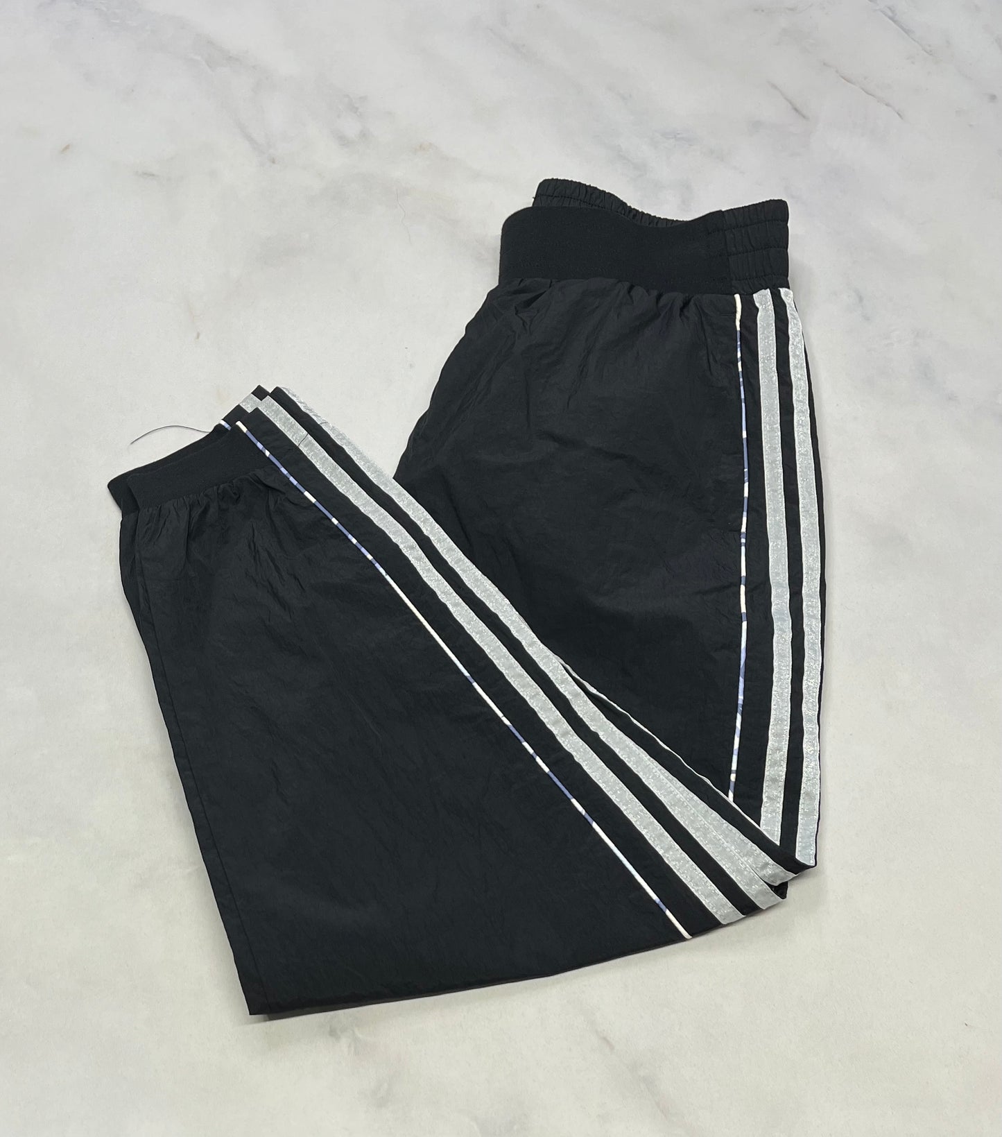 Adidas : Pantalon tissu style toile léger confo . 14-16 ans ado fille coupe confo neuf! Superbe !!!!