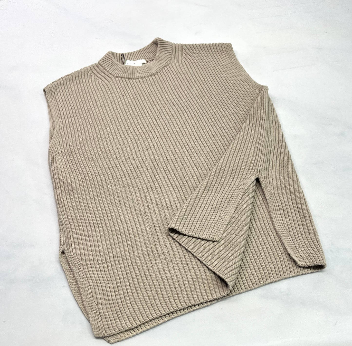 Débardeur long : Longueur tunique en tricot épais stretch de partout . Fendu de chaque côtés . Neuf !M/ femme ample .