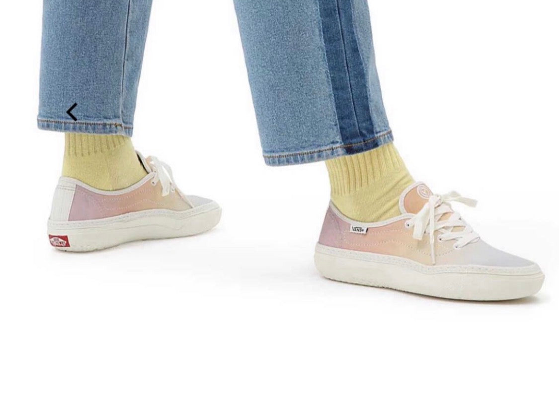 🌴 Souliers Vans : Modèle Hyperrr confo neuf ! Gr : 7.5 et 8.5 femme en stock neuf !