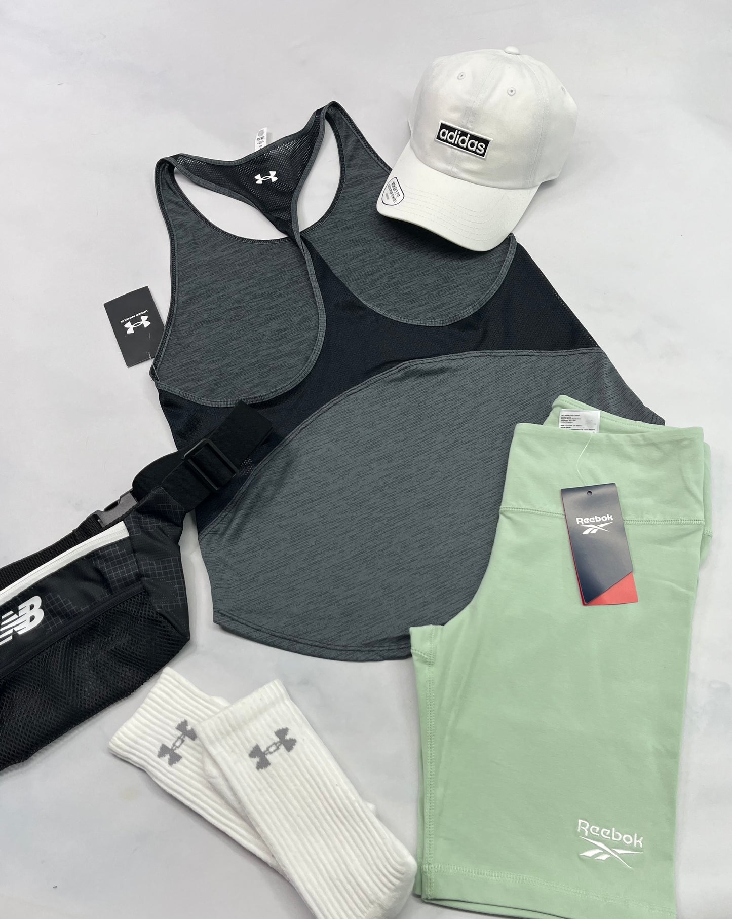 🌿 Camisole : sport H.Armour grise et noir en tissu de sport S/ femme neuve !