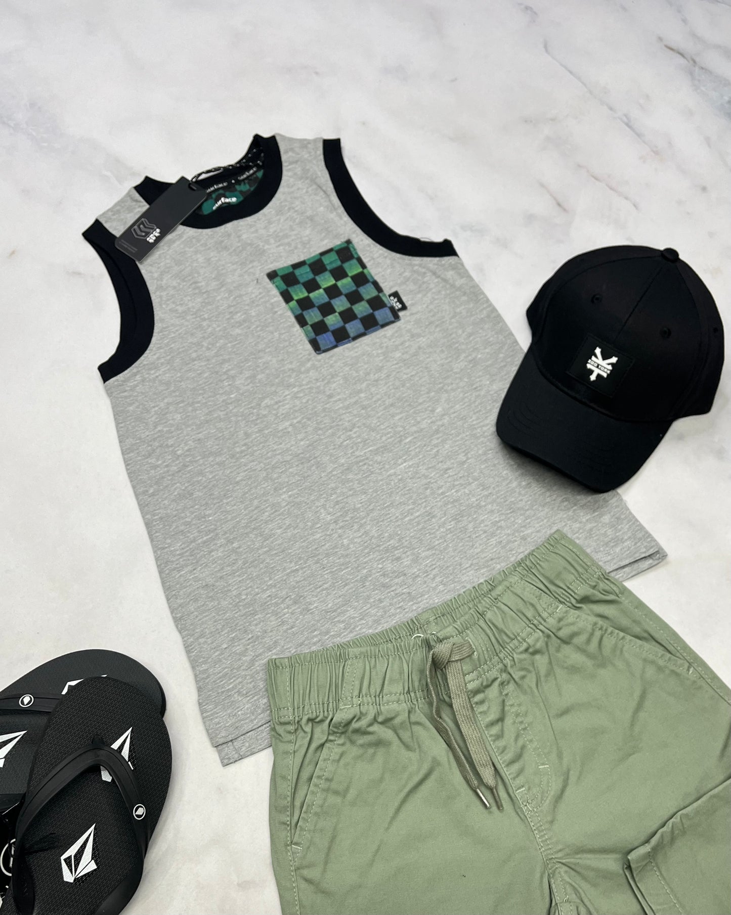 🌵 Camisole : Surface en beau coton stretch 8 ans garçon neuve .