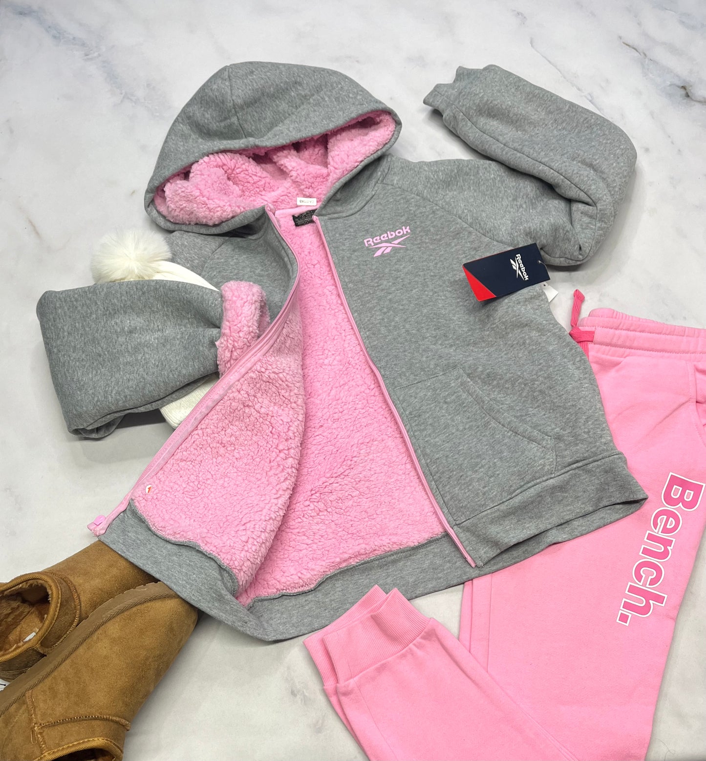 đManteau Reebok : mi saison doubler en Sherpa doux . Fait 11-12 ans neuf !