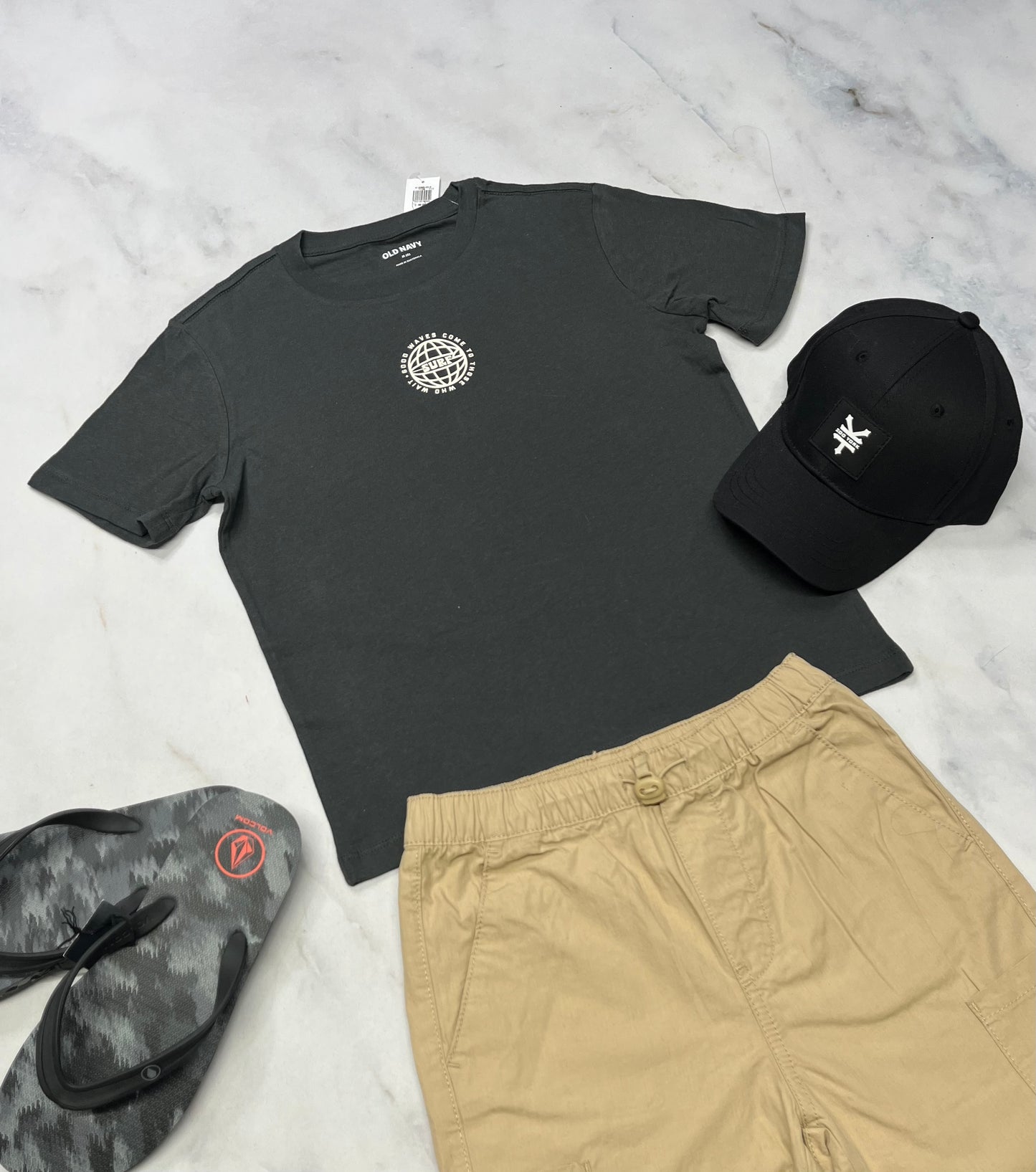 ☀️ Manche courte : soft charcoal + 7-8 ans garçon neuf ! Beau logo au dos .