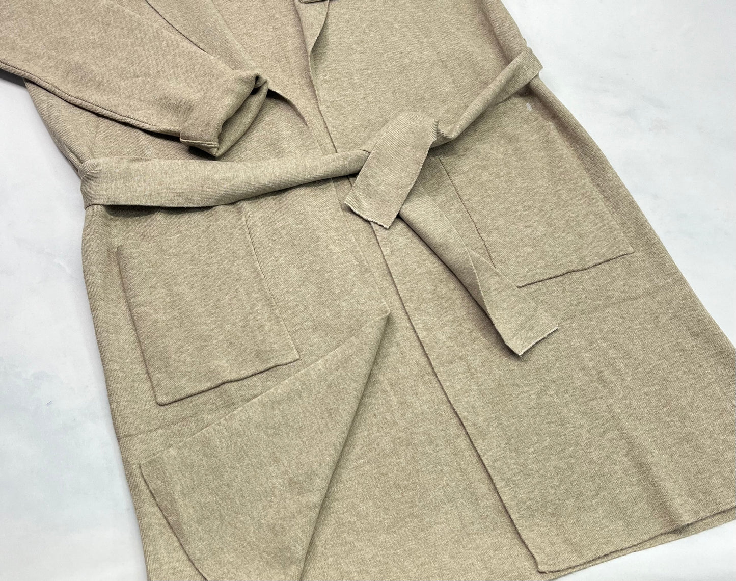 Longue Veste : Longueur Mi- mollet . En tricot stretch incroyable ! Neuve . XL/ femme .