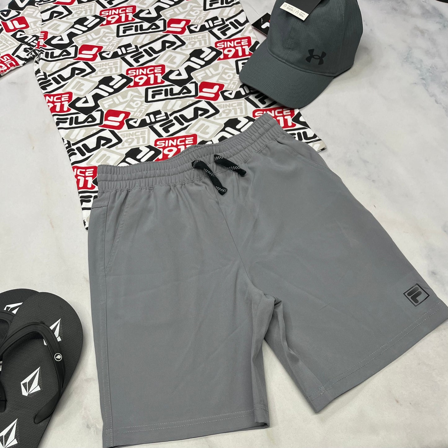 💫 Bermuda FILA: tissu de sport léger qui ne décolore pas . 10-12 ans garçon gris neuf !