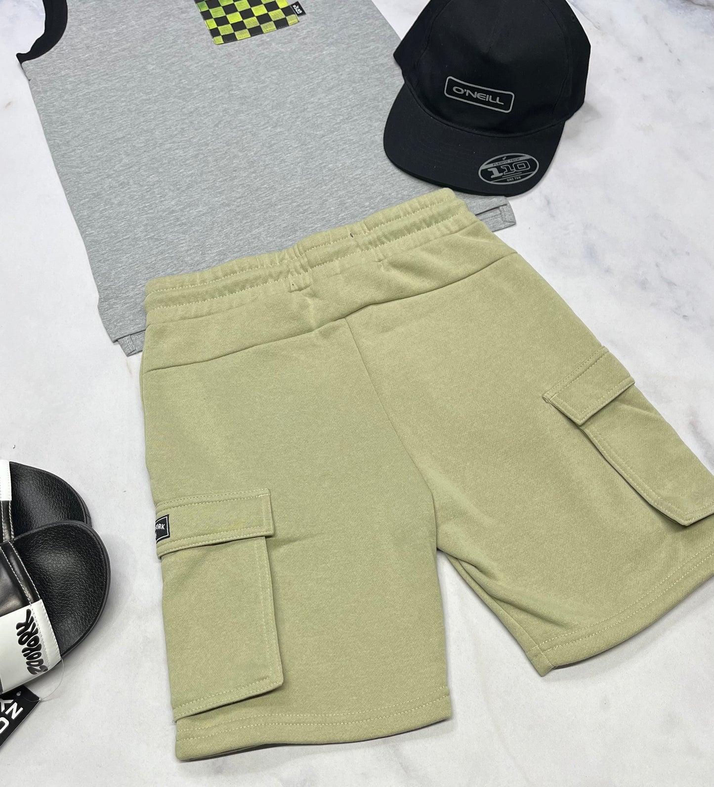 🌴Bermuda cargo : en ouaté verdâtre 10-12 ans garçon neuf !