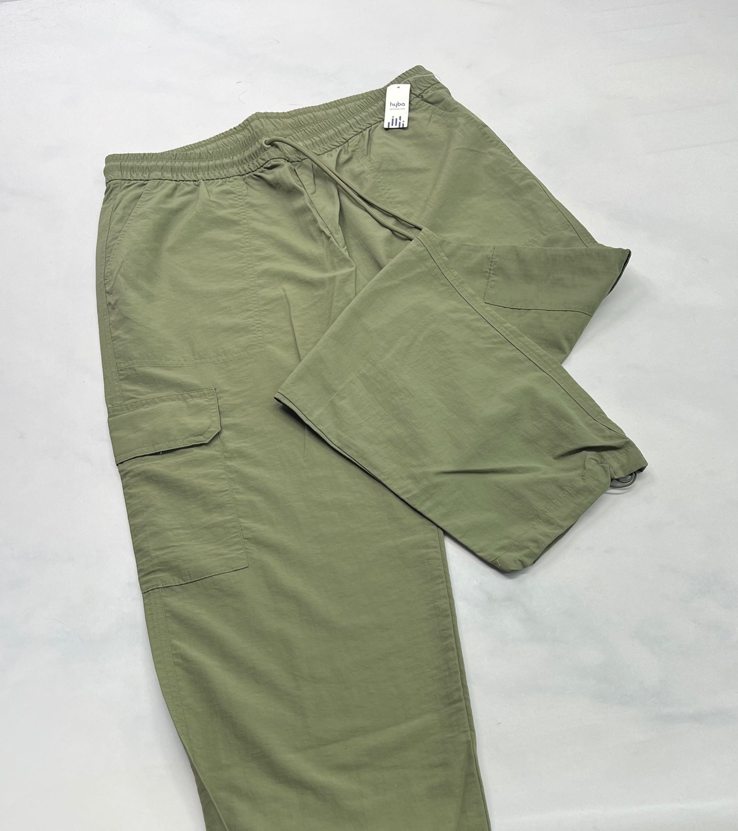 Hyba : Jogger style toile taille élastique bas ajustable . Neuf! L( fait 11-12 ans ) femme .