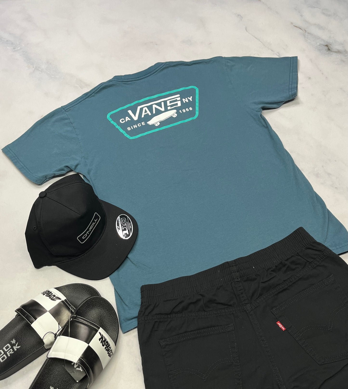 🩵 SOLDE VANS : t-Shirt usagé fait 14-16 ans garçon bien porté mini pâli .