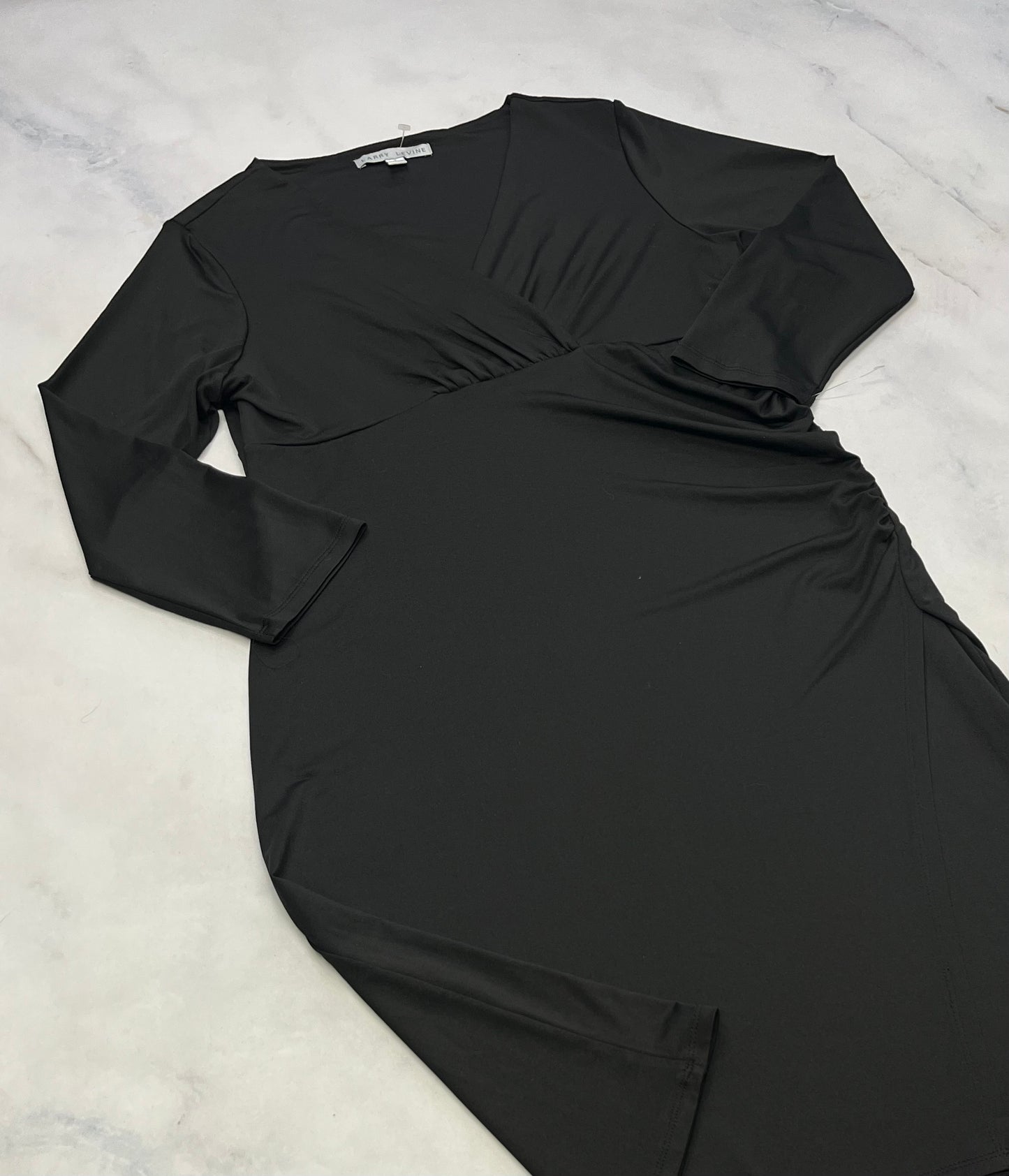 Robe : noir beau tissu stretch M/ femme neuve ! Fait 9-10 ans femme .